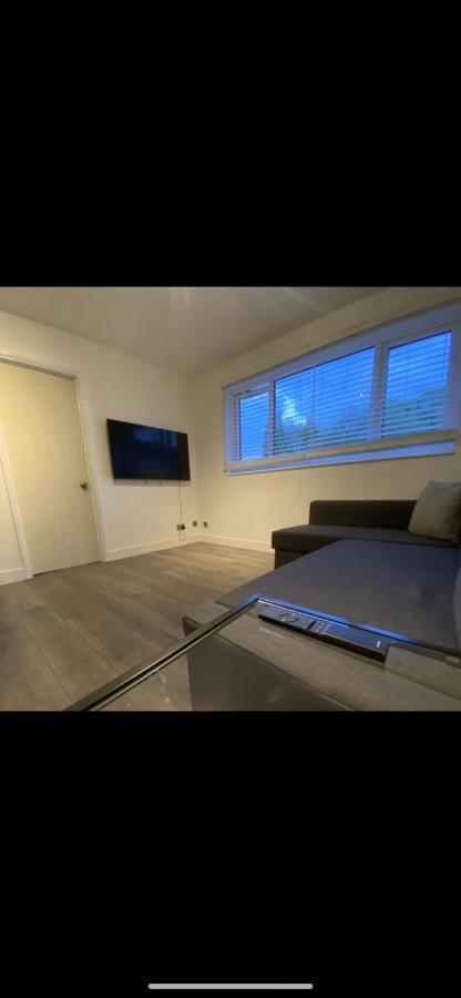 Modern 2 Bed Apartment & Free Parking Canterbury Kültér fotó
