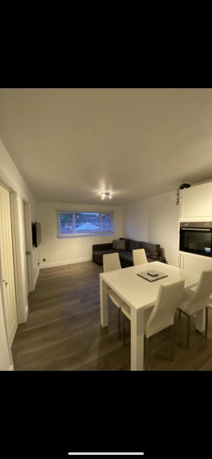 Modern 2 Bed Apartment & Free Parking Canterbury Kültér fotó